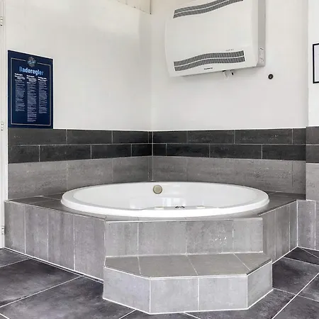 Tranquil Retreat - By Traum *