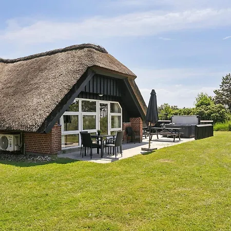 Tranquil Retreat - By Traum *