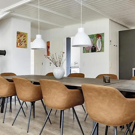 Feriehus Five-Bedroom Holiday home in Blåvand 8 Blåvand