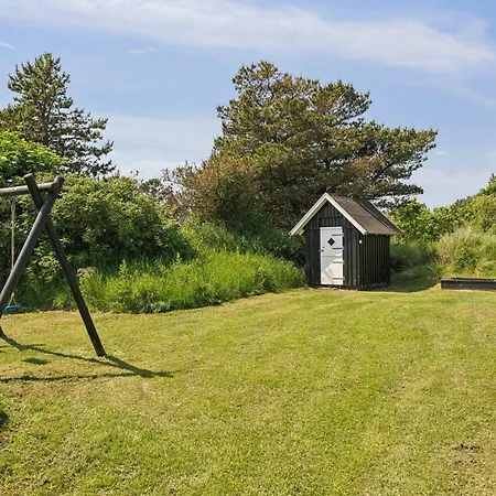 Five-Bedroom Holiday home in Blåvand 8 Feriehus Blåvand
