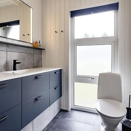 Five-Bedroom Holiday home in Blåvand 8 *